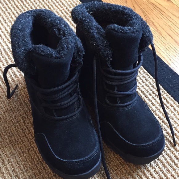 Sorel Waterfall Low Lace Black Boot - Picture 3 of 8